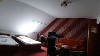Отель Hotel Agat & SPA Быдгощ Двухместный номер с 2 отдельными кроватями-8